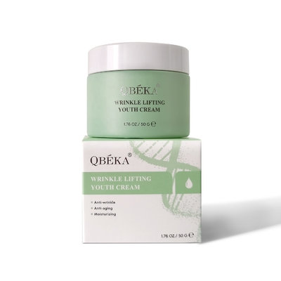 Crème anti-âge à base de plantes avec du thé vert et des ingrédients à base de plantes de QBEKA