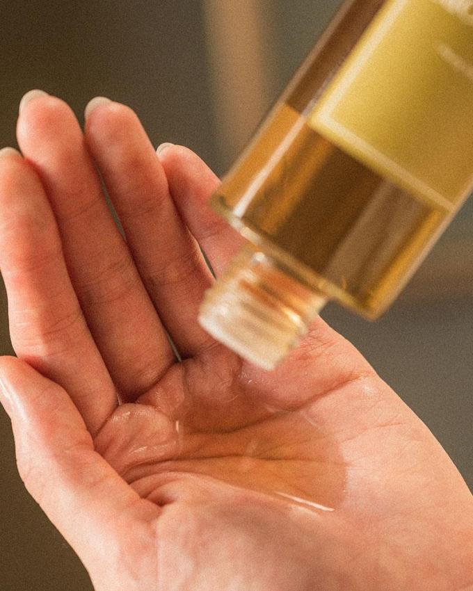 Serum d'extrait de moutarde masculine pour apaiser la peau sensible, réduire les rougeurs et hydrater 3